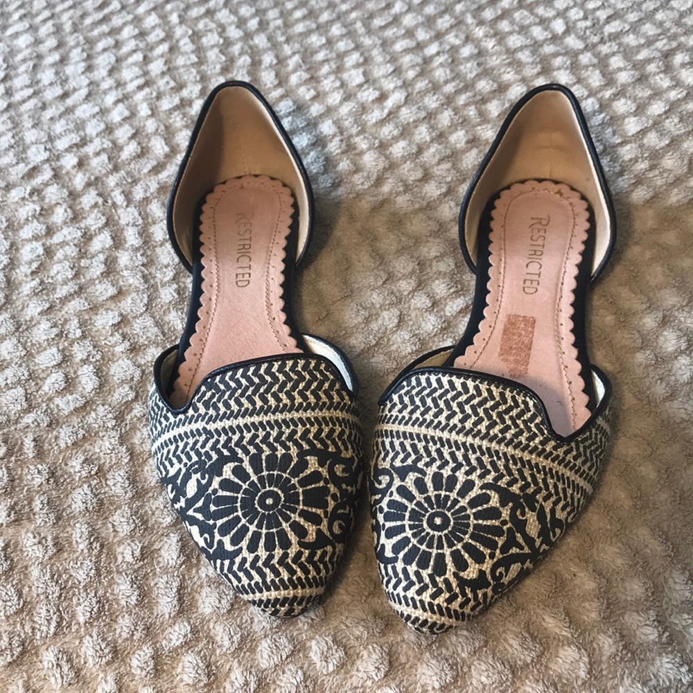 Very cute Restricted flats